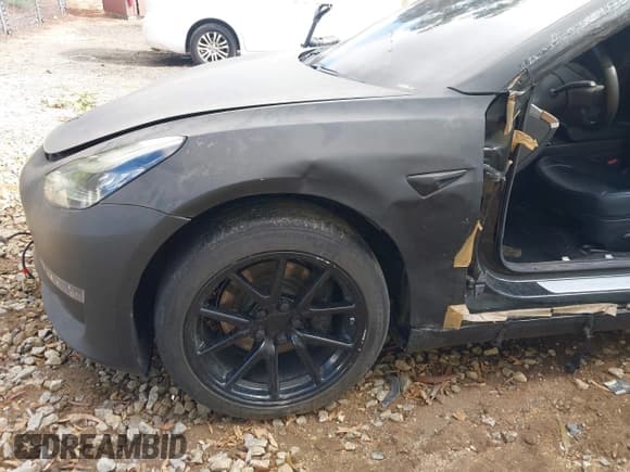 ✅ 2019 Tesla Model 3 Long Range • VIN: 5YJ3E1EB4KF384982 • Lot: 43300147. Wystawiony na IAAI z przebiegiem 67 472 mil. Bezpłatny archiwum sprzedaży aukcyjnych z USA i szczegółowy raport historii pojazdu na DreamBid. Zdjęcie 6.