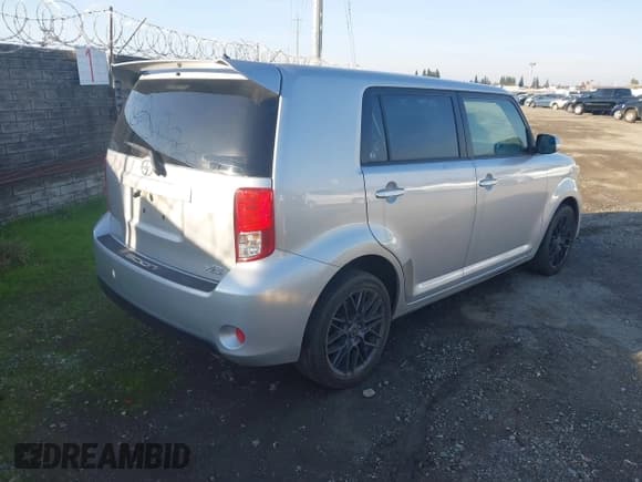 ✅ 2014 Scion xB • VIN: JTLZE4FE1EJ057879 • Lot: 43767932. Wystawiony na IAAI z przebiegiem 128 613 mil. Bezpłatny archiwum sprzedaży aukcyjnych z USA i szczegółowy raport historii pojazdu na DreamBid. Zdjęcie 4.