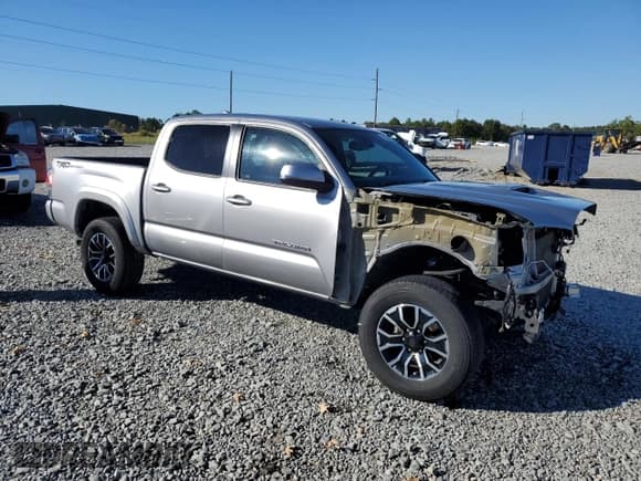 ✅ 2020 Toyota Tacoma SR5 • VIN: 3TMAZ5CNXLM138273 • Lot: 90798455. Listed on Copart with 59,246 mi. Free auction sales archive from the USA and detailed vehicle history report at DreamBid. Image 4.