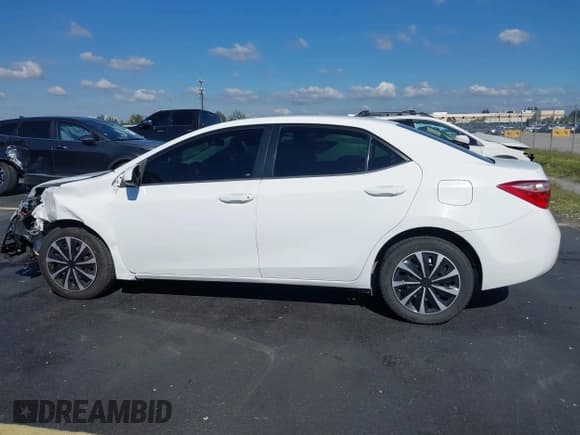✅ 2017 Toyota Corolla L • VIN: 2T1BURHEXHC850012 • Lot: 43747822. Wystawiony na IAAI z przebiegiem 94 718 mil. Bezpłatny archiwum sprzedaży aukcyjnych z USA i szczegółowy raport historii pojazdu na DreamBid. Zdjęcie 14.