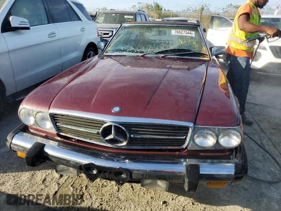 ✅ 1987 Mercedes-Benz 560 SL • VIN: WDBBA48D0HA059591 • Lot: 76627544. Wystawiony na Copart z przebiegiem 57 059 mil. Bezpłatny archiwum sprzedaży aukcyjnych z USA i szczegółowy raport historii pojazdu na DreamBid. Zdjęcie 5.