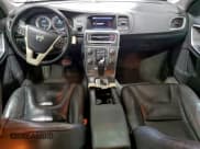 ✅ 2012 Volvo S60 T5 • VIN: YV1622FS8C2101055 • Lot: 91900265. Wystawiony na Copart z przebiegiem 159 009 mil. Bezpłatny archiwum sprzedaży aukcyjnych z USA i szczegółowy raport historii pojazdu na DreamBid. Zdjęcie 8.