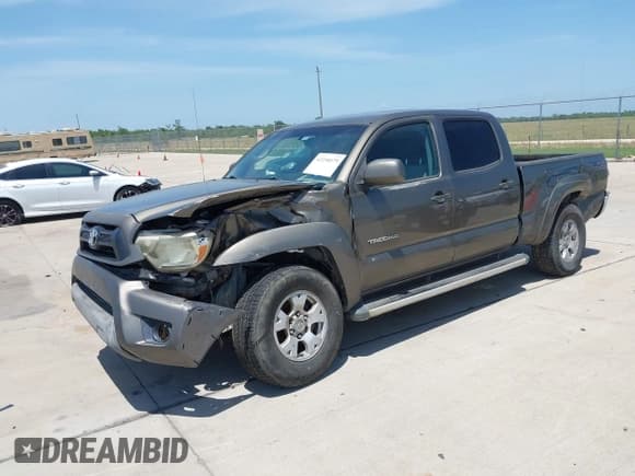 ✅ 2010 Toyota Tacoma PreRunner • VIN: 3TMKU4HN8AM025666 • Lot: 42258079. Listed on IAAI with 279,119 mi. Free auction sales archive from the USA and detailed vehicle history report at DreamBid. Image 2.