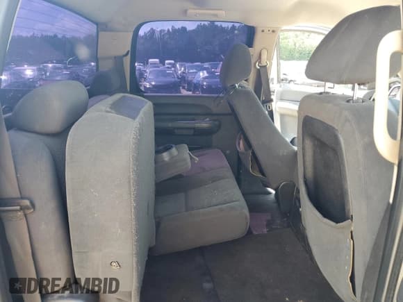 ✅ 2007 Chevrolet Silverado 2500HD 1LT • VIN: 1GCHC23697F559382 • Лот: 69272865. Опубликован ранее на Copart с пробегом 325 683 миль. Бесплатный доступ к архиву аукционных продаж из США и подробный отчёт об истории автомобиля на DreamBid. Изображение 10.