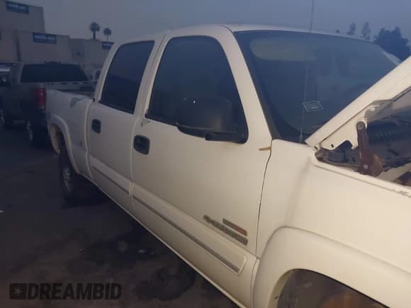 ✅ 2006 Chevrolet Silverado 2500HD LT1 • VIN: 1GCHK23286F114288 • Лот: 43728466. Опубликован ранее на IAAI с пробегом 317 055 миль. Бесплатный доступ к архиву аукционных продаж из США и подробный отчёт об истории автомобиля на DreamBid. Изображение 20.