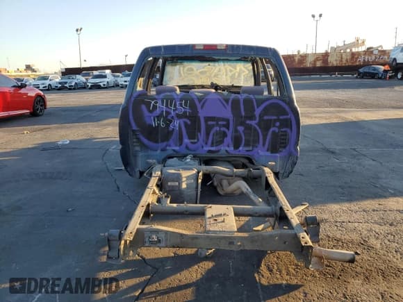 ✅ 2006 Chevrolet Silverado 1500 LS • VIN: 2GCEC13V161275318 • Лот: 80339904. Опубликован ранее на Copart с пробегом Не указан. Бесплатный доступ к архиву аукционных продаж из США и подробный отчёт об истории автомобиля на DreamBid. Изображение 6.