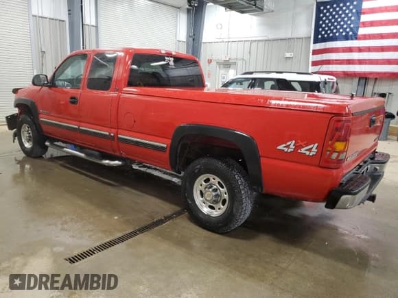 ✅ 2001 Chevrolet Silverado 2500HD LS • VIN: 1GCHK29U81E250671 • Lot: 61221475. Wystawiony na Copart z przebiegiem 139 359 mil. Bezpłatny archiwum sprzedaży aukcyjnych z USA i szczegółowy raport historii pojazdu na DreamBid. Zdjęcie 2.