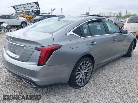 ✅ 2025 Cadillac CT5 Premium Luxury • VIN: 1G6DS5RK1S0113684 • Lot: 43453528. Wystawiony na IAAI z przebiegiem 8 085 mil. Bezpłatny archiwum sprzedaży aukcyjnych z USA i szczegółowy raport historii pojazdu na DreamBid. Zdjęcie 4.