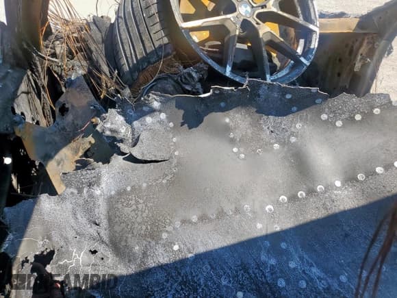 ✅ 2021 BMW 8 Series M850i • VIN: WBAGV8C07MCF01949 • Лот: 71562415. Опубликован ранее на Copart с пробегом Не указан. Бесплатный доступ к архиву аукционных продаж из США и подробный отчёт об истории автомобиля на DreamBid. Изображение 8.