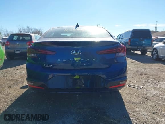 ✅ 2019 Hyundai Elantra SEL • VIN: 5NPD84LF4KH486013 • Lot: 43576173. Listed on IAAI with 104,321 mi. Free auction sales archive from the USA and detailed vehicle history report at DreamBid. Image 15.