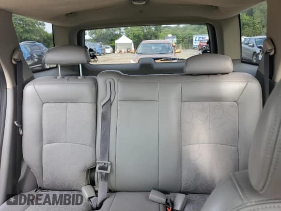 ✅ 2004 Saturn VUE V6 • VIN: 5GZCZ53414S858603 • Lot: 64831384. Wystawiony na Copart z przebiegiem 132 312 mil. Bezpłatny archiwum sprzedaży aukcyjnych z USA i szczegółowy raport historii pojazdu na DreamBid. Zdjęcie 10.