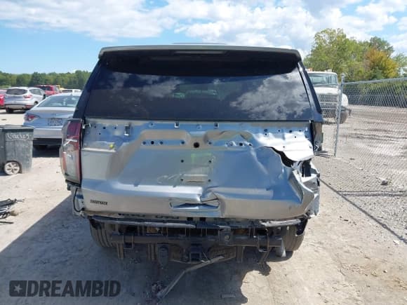 ✅ 2023 Chevrolet Suburban LS • VIN: 1GNSKBKD1PR534412 • Лот: 43128954. Опубликован ранее на IAAI с пробегом 63 521 миль. Бесплатный доступ к архиву аукционных продаж из США и подробный отчёт об истории автомобиля на DreamBid. Изображение 17.