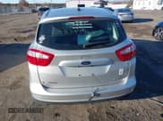 ✅ 2014 Ford C-Max SE • VIN: 1FADP5AU9EL521693 • Lot: 43742166. Wystawiony na IAAI z przebiegiem 136 435 mil. Bezpłatny archiwum sprzedaży aukcyjnych z USA i szczegółowy raport historii pojazdu na DreamBid. Zdjęcie 16.