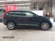 ✅ 2015 Volvo XC60 T5 • VIN: YV4612RK5F2632557 • Lot: 42257821. Wystawiony na IAAI z przebiegiem 151 372 mil. Bezpłatny archiwum sprzedaży aukcyjnych z USA i szczegółowy raport historii pojazdu na DreamBid. Zdjęcie 13.