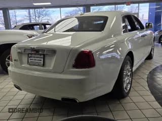 ✅ 2010 Rolls-Royce Ghost • VIN: SCA664S57AUX48643 • Lot: 88604975. Wystawiony na Copart z przebiegiem 52 605 mil. Bezpłatny archiwum sprzedaży aukcyjnych z USA i szczegółowy raport historii pojazdu na DreamBid. Zdjęcie 4.