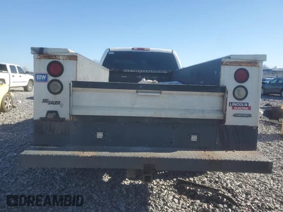 ✅ 2005 Chevrolet Silverado 2500HD Work Truck • VIN: 1GBHC24U55E263439 • Лот: 48574665. Опубликован ранее на Copart с пробегом Не указан. Бесплатный доступ к архиву аукционных продаж из США и подробный отчёт об истории автомобиля на DreamBid. Изображение 6.