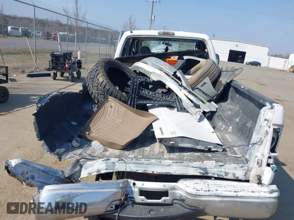 ✅ 2007 Ford F-250 XL • VIN: 1FTSW20P77EA16936 • Лот: 41802562. Опубликован ранее на IAAI с пробегом 335 891 миль. Бесплатный доступ к архиву аукционных продаж из США и подробный отчёт об истории автомобиля на DreamBid. Изображение 16.