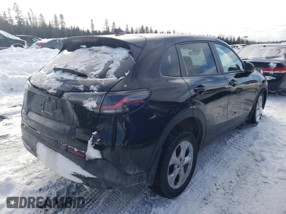 ✅ 2024 Honda HR-V LX • VIN: 3CZRZ2H31RM103181 • Lot: 44764545. Listed on Copart with 9,779 mi. Free auction sales archive from the USA and detailed vehicle history report at DreamBid. Image 3.