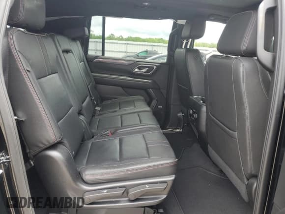 ✅ 2023 Chevrolet Suburban RST • VIN: 1GNSCEKDXPR125193 • Lot: 55652135. Wystawiony na Copart z przebiegiem 131 706 mil. Bezpłatny archiwum sprzedaży aukcyjnych z USA i szczegółowy raport historii pojazdu na DreamBid. Zdjęcie 11.