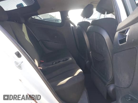 ✅ 2013 Hyundai Veloster w/Black Int • VIN: KMHTC6AD4DU153855 • Lot: 41589006. Wystawiony na IAAI z przebiegiem 106 161 mil. Bezpłatny archiwum sprzedaży aukcyjnych z USA i szczegółowy raport historii pojazdu na DreamBid. Zdjęcie 8.