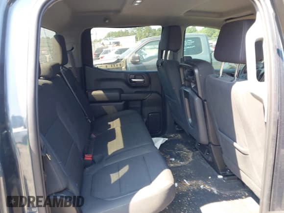 ✅ 2022 Chevrolet Silverado 1500 Custom • VIN: 1GCPYBEKXNZ210153 • Lot: 43235538. Wystawiony na IAAI z przebiegiem 75 000 mil. Bezpłatny archiwum sprzedaży aukcyjnych z USA i szczegółowy raport historii pojazdu na DreamBid. Zdjęcie 8.