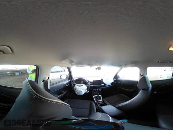 2025 Hyundai Venue SEL z VIN KMHRC8A34SU369831, wystawiony jako IAAI lot #43250498 z przebiegiem 17 054 mil mil oraz . Historia ofert i sprzedaży dostępna na DreamBid. Obrazek 17.