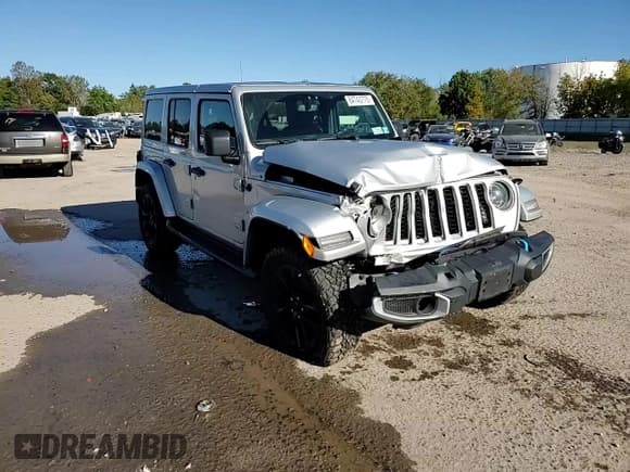 ✅ 2023 Jeep Wrangler Sahara • VIN: 1C4JJXP69PW514683 • Lot: 84743775. Wystawiony na Copart z przebiegiem 72 487 mil. Bezpłatny archiwum sprzedaży aukcyjnych z USA i szczegółowy raport historii pojazdu na DreamBid. Zdjęcie 14.