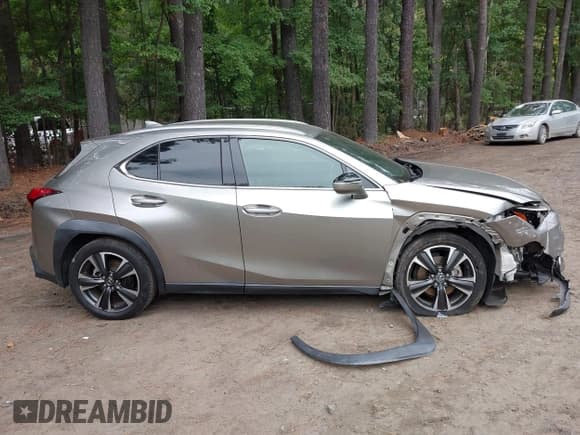 ✅ 2021 Lexus UX 200 • VIN: JTHX3JBH8M2036171 • Lot: 43351425. Listed on IAAI with 52,480 mi. Free auction sales archive from the USA and detailed vehicle history report at DreamBid. Image 13.