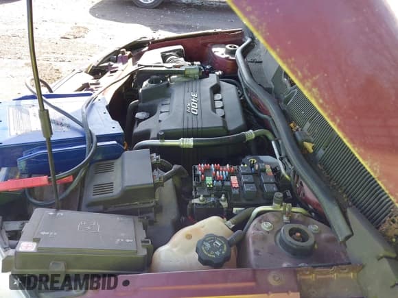 ✅ 2007 Chevrolet Equinox LS • VIN: 2CNDL13FX76005878 • Lot: 41933911. Wystawiony na IAAI z przebiegiem 100 740 mil. Bezpłatny archiwum sprzedaży aukcyjnych z USA i szczegółowy raport historii pojazdu na DreamBid. Zdjęcie 10.