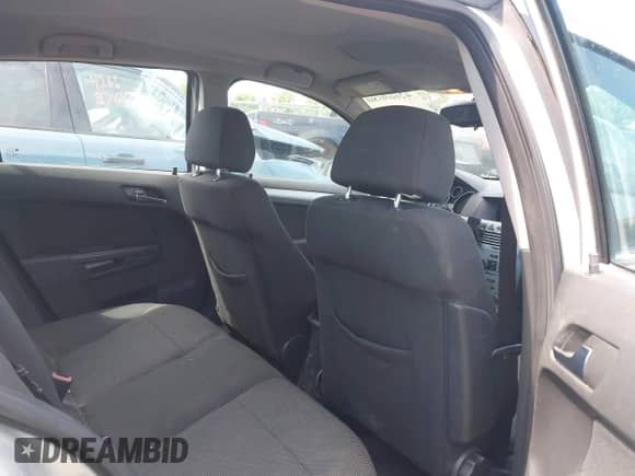 2008 Saturn Astra XR z VIN W08AT671785074861, wystawiony jako IAAI lot #42669880 z przebiegiem 142 044 mil mil oraz . Historia ofert i sprzedaży dostępna na DreamBid. Obrazek 8.