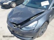 ✅ 2020 Tesla Model 3 Long Range • VIN: 5YJ3E1EB7LF616721 • Lot: 43276836. Wystawiony na IAAI z przebiegiem 92 742 mil. Bezpłatny archiwum sprzedaży aukcyjnych z USA i szczegółowy raport historii pojazdu na DreamBid. Zdjęcie 23.