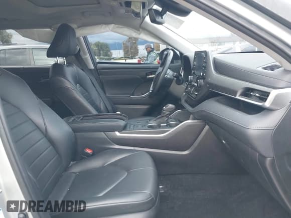 ✅ 2021 Toyota Highlander Hybrid XLE • VIN: 5TDHBRCH4MS536147 • Лот: 43726198. Опубликован ранее на IAAI с пробегом 48 668 миль. Бесплатный доступ к архиву аукционных продаж из США и подробный отчёт об истории автомобиля на DreamBid. Изображение 5.