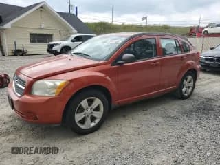 ✅ 2010 Dodge Caliber Mainstreet • VIN: 1B3CB3HA0AD565902 • Лот: 71371105. Опубликован ранее на Copart с пробегом 80 934 миль. Бесплатный доступ к архиву аукционных продаж из США и подробный отчёт об истории автомобиля на DreamBid. Изображение 1.