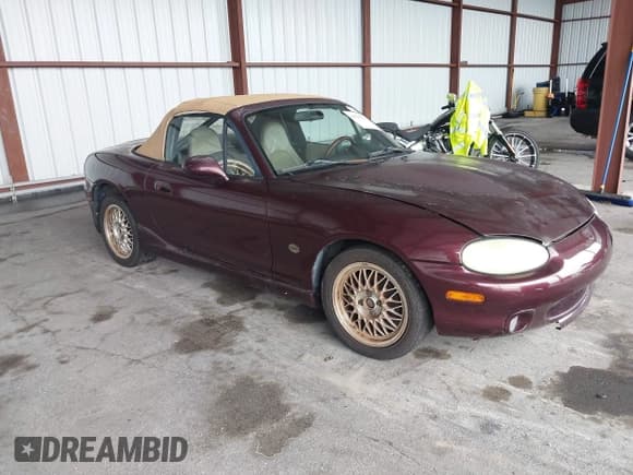 ✅ 2000 Mazda MX-5 Miata • VIN: JM1NB3535Y0145017 • Лот: 42721251. Опубликован ранее на IAAI с пробегом Не указан. Бесплатный доступ к архиву аукционных продаж из США и подробный отчёт об истории автомобиля на DreamBid. Изображение 1.