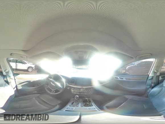 ✅ 2015 Hyundai Genesis 5.0L • VIN: KMHGN4JF3FU039088 • Lot: 83006174. Wystawiony na Copart z przebiegiem 207 601 mil. Bezpłatny archiwum sprzedaży aukcyjnych z USA i szczegółowy raport historii pojazdu na DreamBid. Zdjęcie 12.