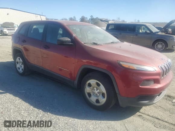 ✅ 2015 Jeep Cherokee Sport • VIN: 1C4PJLAB8FW560058 • Lot: 92923385. Listed on Copart with 117,470 mi. Free auction sales archive from the USA and detailed vehicle history report at DreamBid. Image 4.