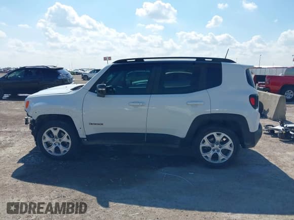 ✅ 2022 Jeep Renegade Limited • VIN: ZACNJDD17NPN99006 • Lot: 43304897. Wystawiony na IAAI z przebiegiem 26 206 mil. Bezpłatny archiwum sprzedaży aukcyjnych z USA i szczegółowy raport historii pojazdu na DreamBid. Zdjęcie 15.