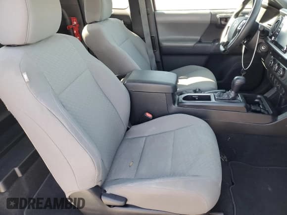 ✅ 2020 Toyota Tacoma SR • VIN: 3TYRX5GN0LT005268 • Lot: 91233095. Wystawiony na Copart z przebiegiem 121 834 mil. Bezpłatny archiwum sprzedaży aukcyjnych z USA i szczegółowy raport historii pojazdu na DreamBid. Zdjęcie 10.