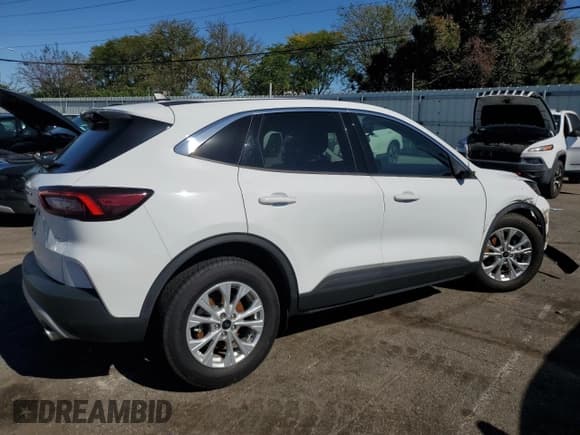 ✅ 2023 Ford Escape Active • VIN: 1FMCU0GN0PUB26909 • Lot: 82301095. Wystawiony na Copart z przebiegiem 38 594 mil. Bezpłatny archiwum sprzedaży aukcyjnych z USA i szczegółowy raport historii pojazdu na DreamBid. Zdjęcie 3.
