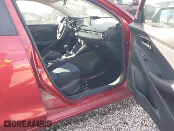 ✅ 2018 Toyota Yaris • VIN: 3MYDLBYV3JY326680 • Lot: 43592766. Listed on IAAI with 75,488 mi. Free auction sales archive from the USA and detailed vehicle history report at DreamBid. Image 5.