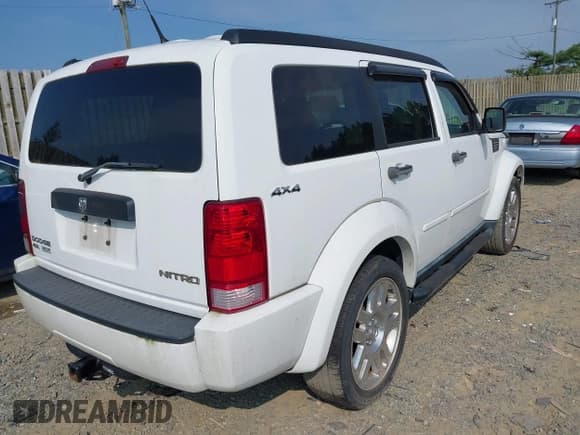 ✅ 2011 Dodge Nitro Heat • VIN: 1D4PU4GX0BW564036 • Lot: 42855542. Listed on IAAI with 156,845 mi. Free auction sales archive from the USA and detailed vehicle history report at DreamBid. Image 4.