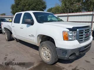 ✅ 2008 GMC Sierra 2500HD SLE1 • VIN: 1GTHK23678F122422 • Lot: 43205305. Wystawiony na IAAI z przebiegiem 233 862 mil. Bezpłatny archiwum sprzedaży aukcyjnych z USA i szczegółowy raport historii pojazdu na DreamBid. Zdjęcie 1.
