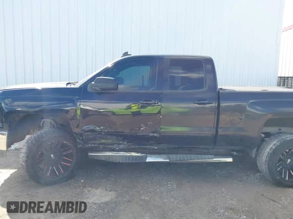 2015 Chevrolet Silverado 1500 LT z VIN 1GCVKREC6FZ159889, wystawiony jako IAAI lot #43282336 z przebiegiem 124 048 mil mil oraz . Historia ofert i sprzedaży dostępna na DreamBid. Obrazek 12.