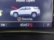 ✅ 2022 Chevrolet Traverse LT • VIN: 1GNEVHKW5NJ162836 • Lot: 43004045. Wystawiony na IAAI z przebiegiem 45 457 mil. Bezpłatny archiwum sprzedaży aukcyjnych z USA i szczegółowy raport historii pojazdu na DreamBid. Zdjęcie 15.