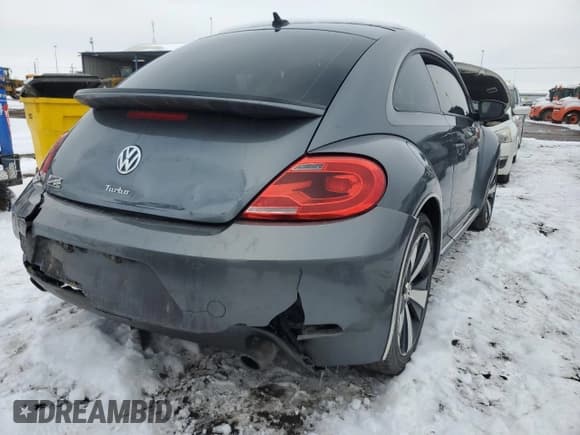 ✅ 2013 Volkswagen Beetle Turbo • VIN: 3VWV67AT5DM635026 • Lot: 41706645. Wystawiony na Copart z przebiegiem 100 399 mil. Bezpłatny archiwum sprzedaży aukcyjnych z USA i szczegółowy raport historii pojazdu na DreamBid. Zdjęcie 3.