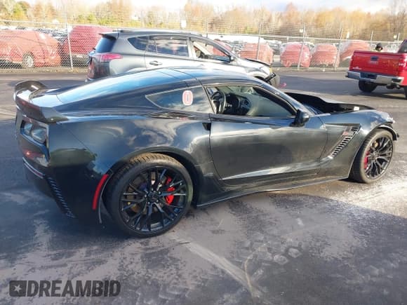✅ 2016 Chevrolet Corvette Z06 1LZ • VIN: 1G1YN2D62G5612947 • Lot: 43675414. Wystawiony na IAAI z przebiegiem 15 238 mil. Bezpłatny archiwum sprzedaży aukcyjnych z USA i szczegółowy raport historii pojazdu na DreamBid. Zdjęcie 13.