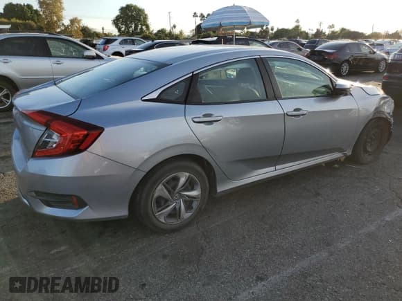 ✅ 2021 Honda Civic LX • VIN: 2HGFC2F60MH555297 • Lot: 91483165. Wystawiony na Copart z przebiegiem 18 100 mil. Bezpłatny archiwum sprzedaży aukcyjnych z USA i szczegółowy raport historii pojazdu na DreamBid. Zdjęcie 3.