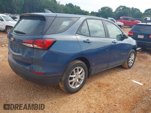 ✅ 2024 Chevrolet Equinox LS • VIN: 3GNAXHEG0RL184383 • Lot: 42473941. Listed on IAAI with 32,703 mi. Free auction sales archive from the USA and detailed vehicle history report at DreamBid. Image 4.