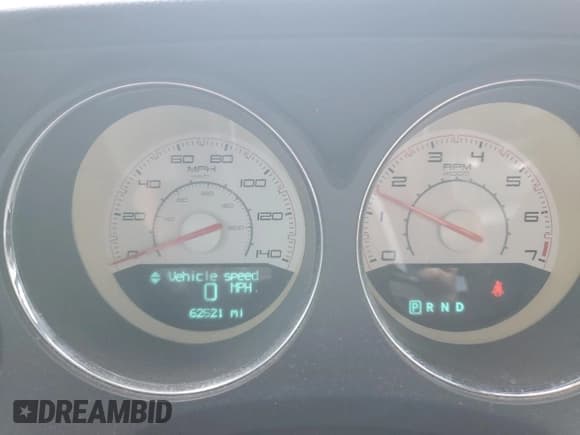 ✅ 2013 Dodge Challenger SXT • VIN: 2C3CDYAG7DH724334 • Lot: 54621974. Wystawiony na Copart z przebiegiem 62 521 mil. Bezpłatny archiwum sprzedaży aukcyjnych z USA i szczegółowy raport historii pojazdu na DreamBid. Zdjęcie 9.