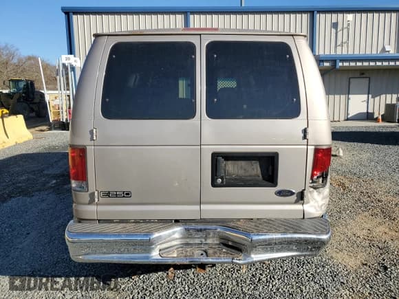 ✅ 2002 Ford Econoline Cargo • VIN: 1FTNE24L72HB37786 • Lot: 85941234. Wystawiony na Copart z przebiegiem 263 864 mil. Bezpłatny archiwum sprzedaży aukcyjnych z USA i szczegółowy raport historii pojazdu na DreamBid. Zdjęcie 6.